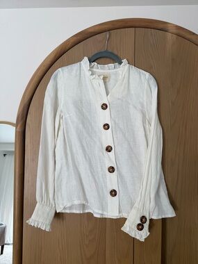 Sezane NWT Cream Ruffle Collar Button-Front Blouse with Brown Buttons size 36